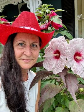 Meet your Posher, Julie